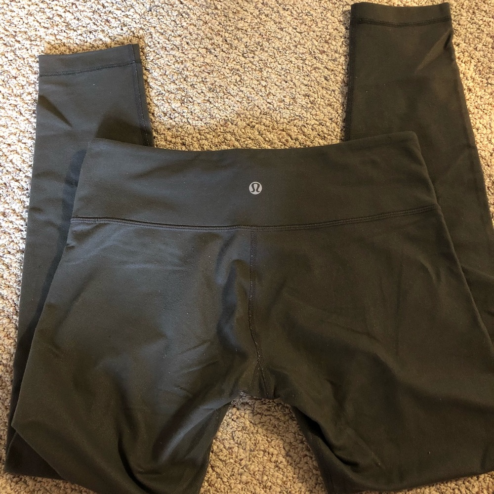 Lululemon Wunder Under size 6